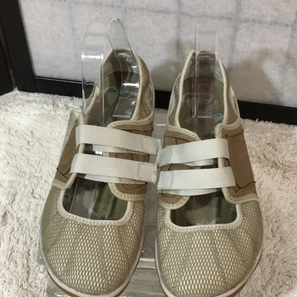 Merrell quilted athletic shoes